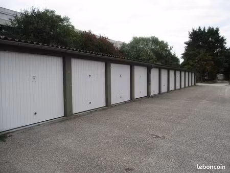 garage/box 10 m² eysines