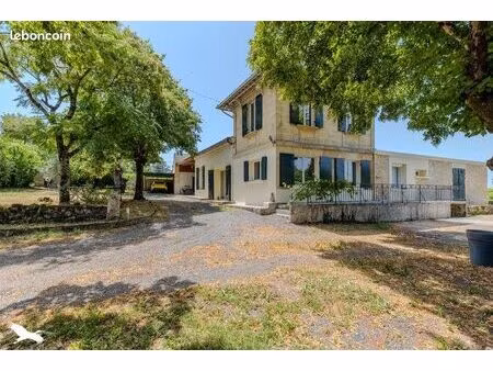 maison 8 pièces 220 m²