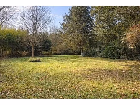 terrain 650 m² camarsac