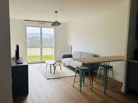 t2 rénové avec balcon & parking