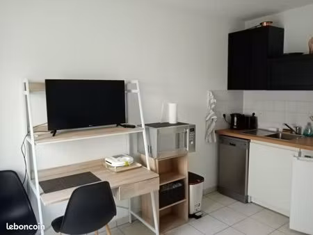 studio meublé et loué à vendre stalingrad