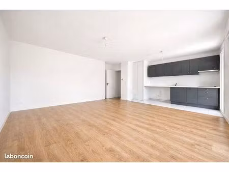 appartement t2 48 27 m² – loggia 17 m² – parking – résidence récente – proche bordeaux lac