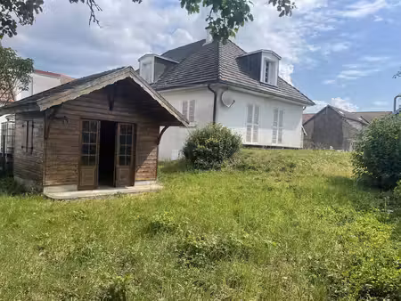 belle maison d'architecte avec grands combles amenageables