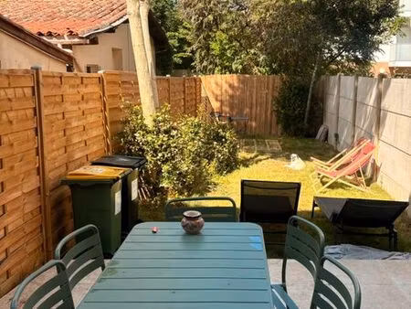 a vendre appartement rénové joli jardin et terrasse