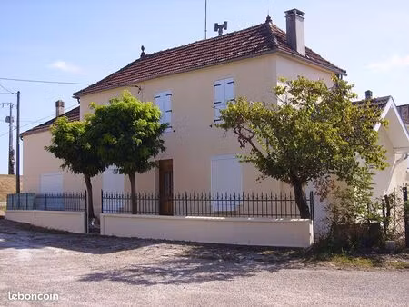 immeuble 11 pièces 215 m²