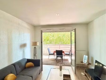 t3 à pessac - terrasse et parking