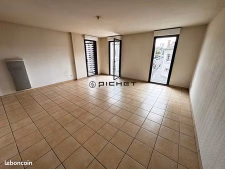 appartement 3 pièces 74 m²