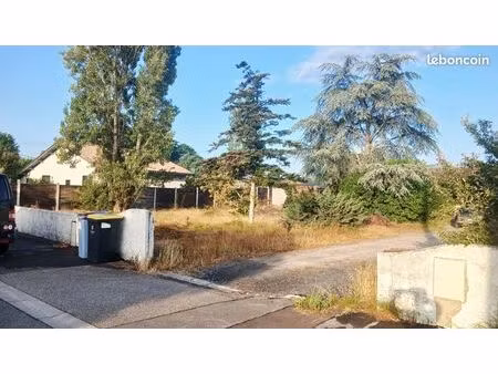 terrain 600 m2 viabilisé avec pc centre ville
