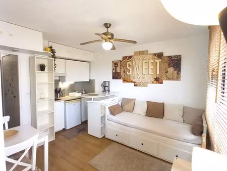 studio meublé à l'année et tout équipé 2éme ligne carnon plage