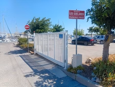 parking extérieur