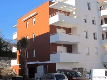 secteur euromedecine - grand garage à vendre