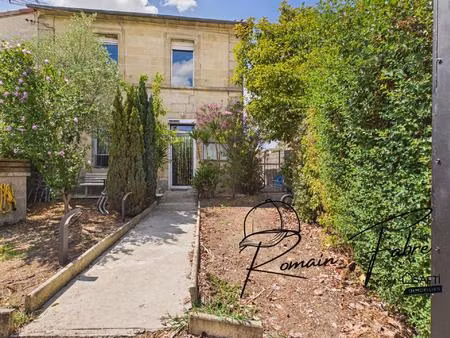 maison en pierre avec 3 chambres centre ville de cavignac