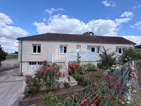 maison t6 individuelle de plain-pied surélevée sur sous-sol