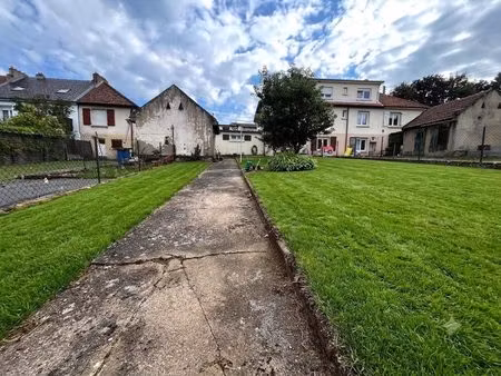 nilvange - maison de ville mitoyenne d'un côté de 74m2