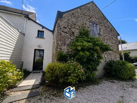 maison ancienne avec trois chambres - jardin - dépendances