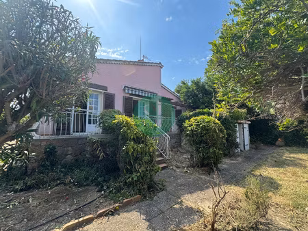 grande maison familiale de 161 m2 avec piscine sur un terrai