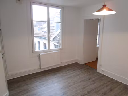 t1 - 33 rue bersot