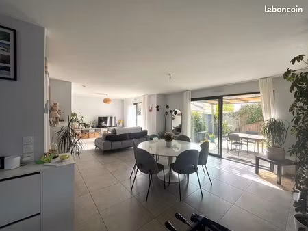 maison 5 pièces de 115m² - parking et jardin cloturé - villenave d ornon chambery