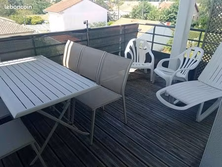 t3 avec terrasse et parking abrité / sécurisé