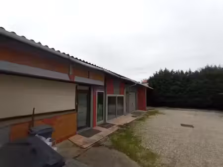 vaulx en velin village- locaux professionnels  400m²  sur terrain 718m²