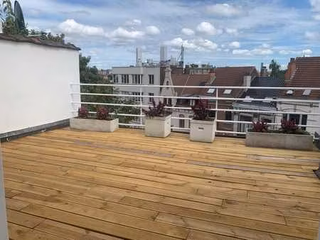 appart. 3 ch avec terrasse sur le toit (flagey/louise)