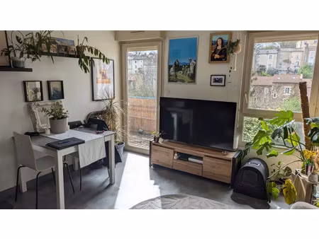 location appartement 2 pièces 42 m² à poitiers (86000)