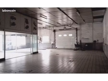 local commercial 370 m2