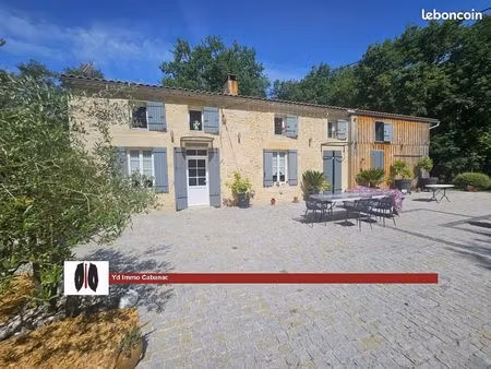 propriété 7 pièces 236 m²