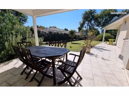 sur terrain 934 m2  maison plain pied 157 m2  5 chambres
