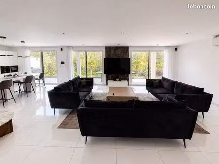 maison 6 pièces 230 m2