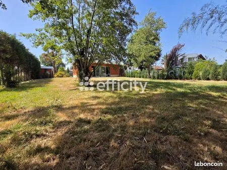 terrain 3 000 m² merignac
