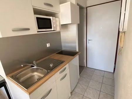 studio 19m2 avenue d’arès 33000 bordeaux