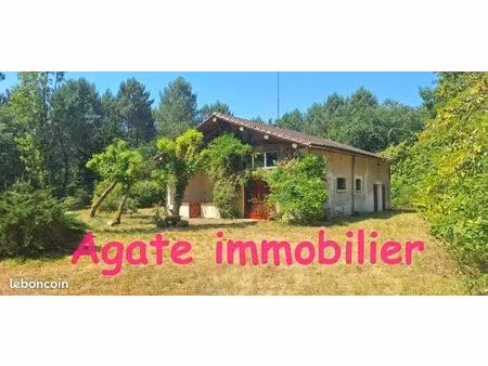 maison en pierre 3 pieces sur 1800 m² de terrain a louer
