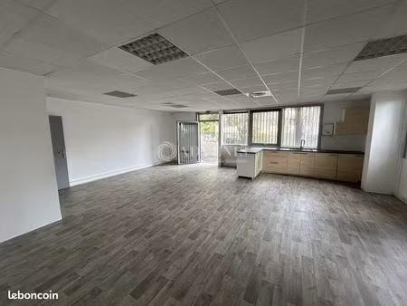 bureaux 150 m²