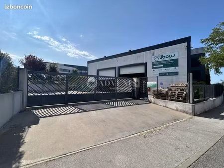 local d'activité 620 m²