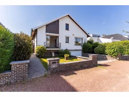 villa à vendre avec garage et terrasse   waterloo (vbe41976)