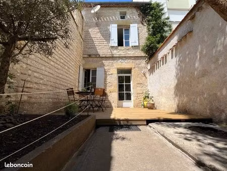 maison avec jardin et garage