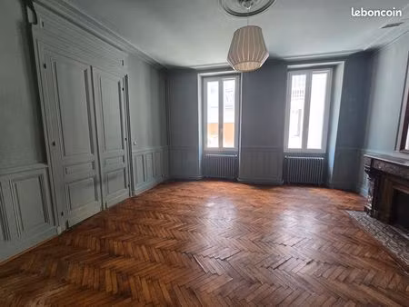 très grand t2 avec jardin à louer