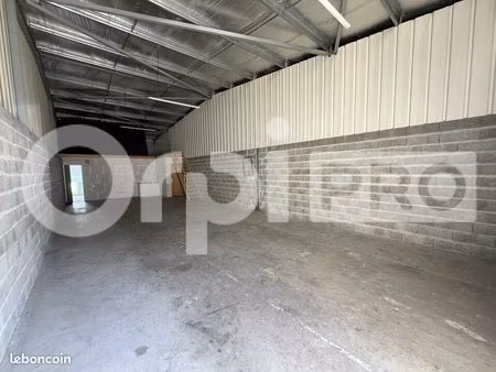 local d'activité 111 m²