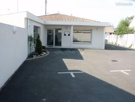 bureau au sein d'un groupe médical