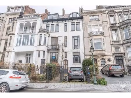 immeuble mixte à vendre avec garage et terrasse   etterbeek (vbe42176)