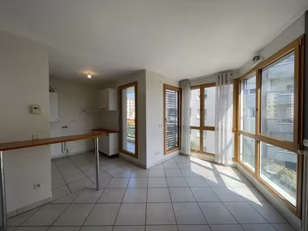 location appartement 2 pièces 51 m² à lyon 4 (69004)