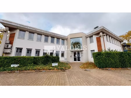 location bureau 380 m² à bron (69500)