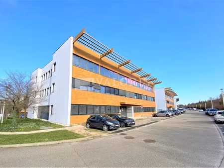 location bureau 1209 m² à saint-priest (69800)
