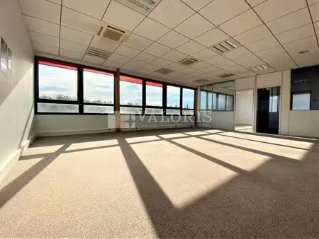 location bureau 969 m² à saint-priest (69800)