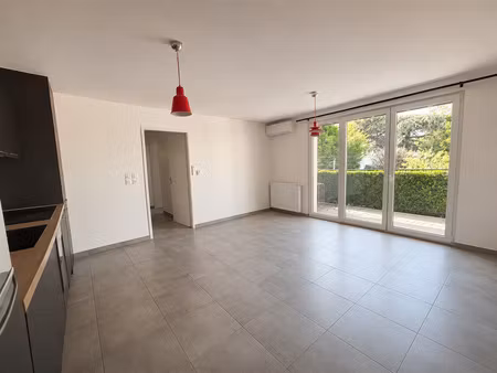 t3 60m² parking clim récent lardenne