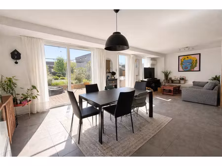 t4 96m² avec terrasse de 25m² à lardenne  1 box et 2 places de parking