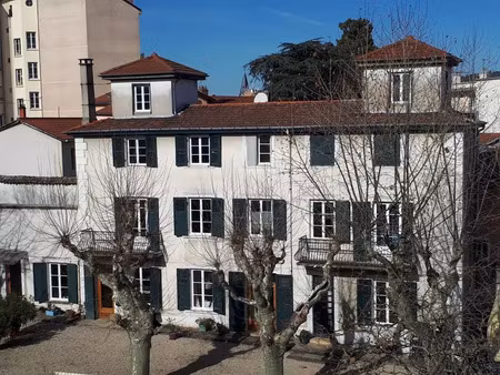 location appartement 1 pièce 20 m² à oullins-pierre-bénite (69600)