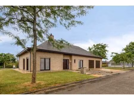 villa bien entretenue dans un endroit calme à moorsele