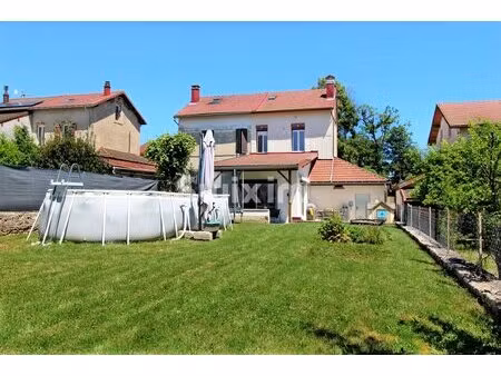 maison familiale au calme  proche commerces et commodités